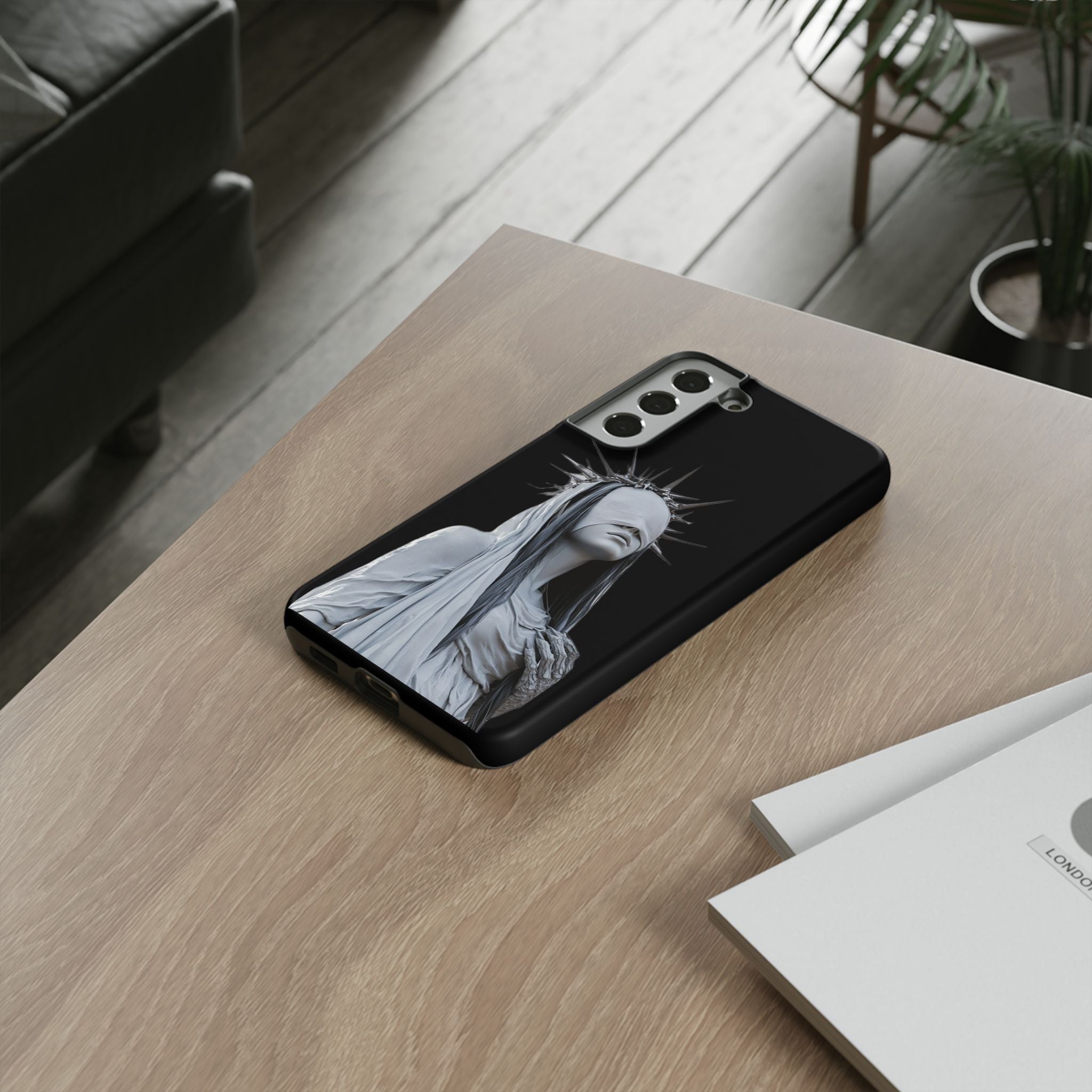 Gothic Statue Phone Case – Blindfolded Lady with Crown Protective Tough Case